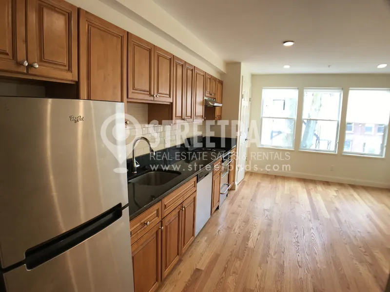379 Harvard St, Mid-Cambridge