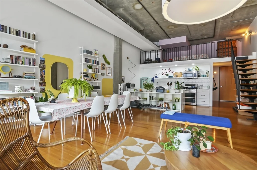 156 Porter St, East Boston