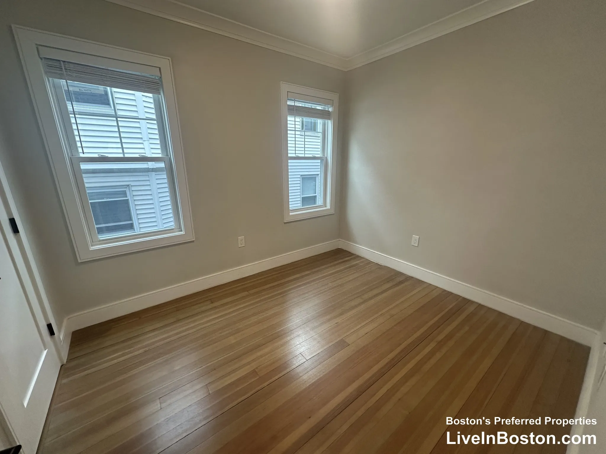 44 Iffley Rd, Jamaica Plain