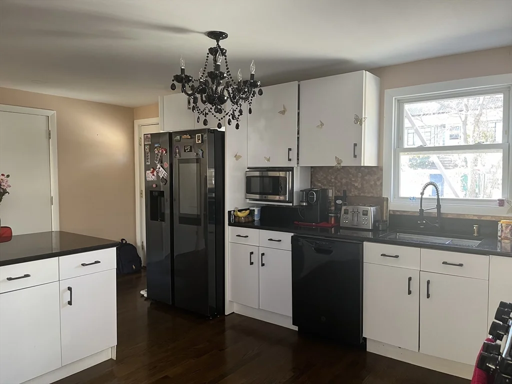 52 Troy Ln, Waban