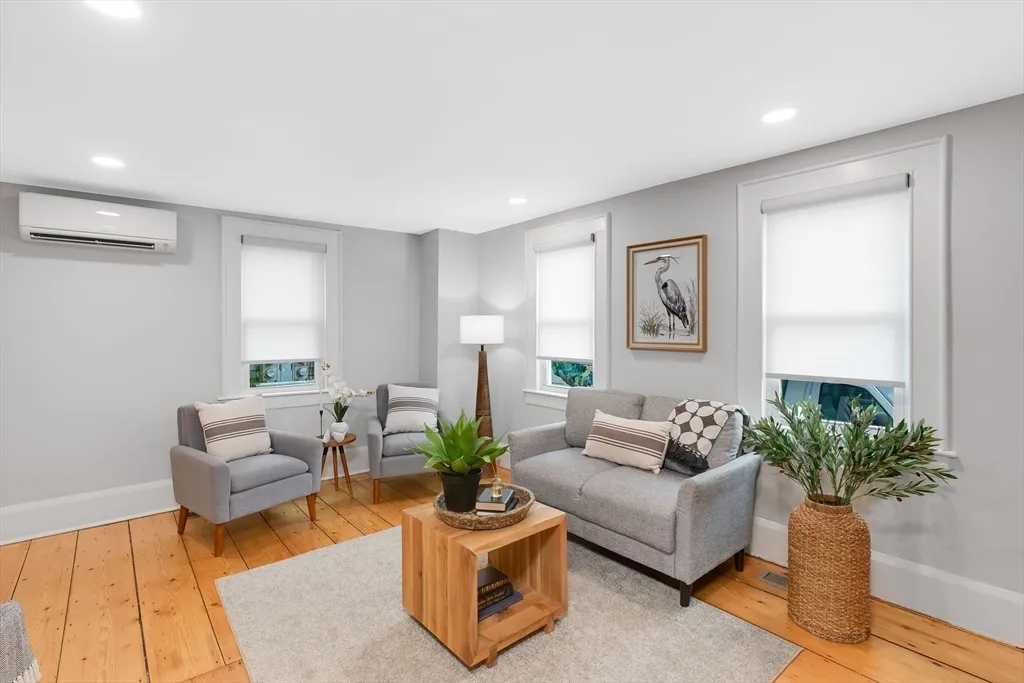 7 Summer St, Newburyport