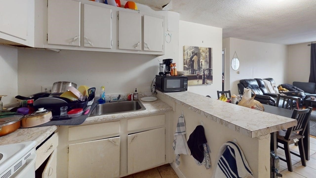 357 Fanueil St, Brighton