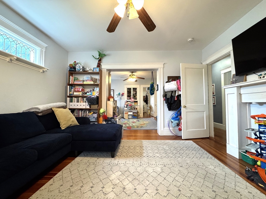 242 Belgrade Ave, Roslindale