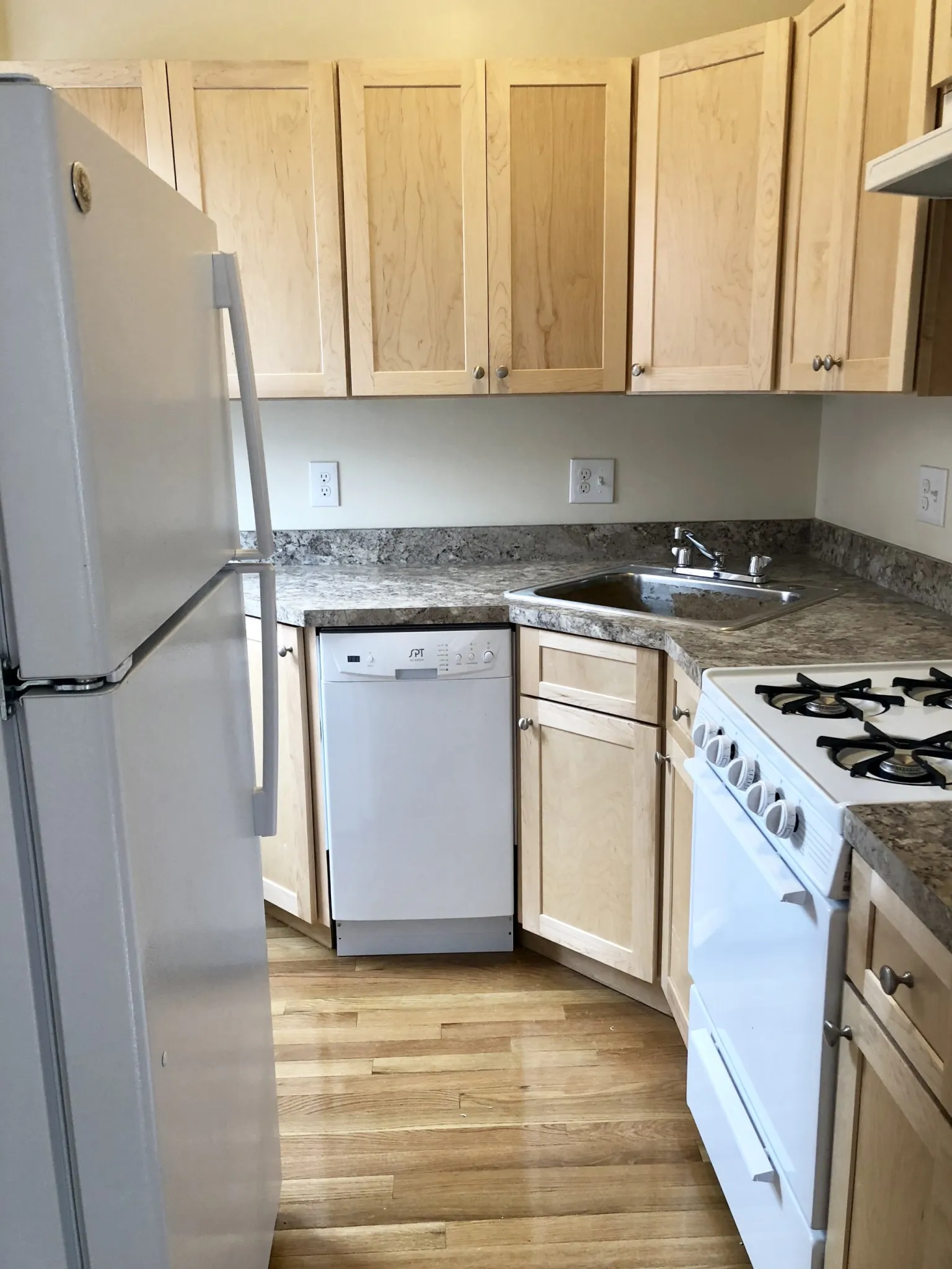 842 Beacon St, Fenway