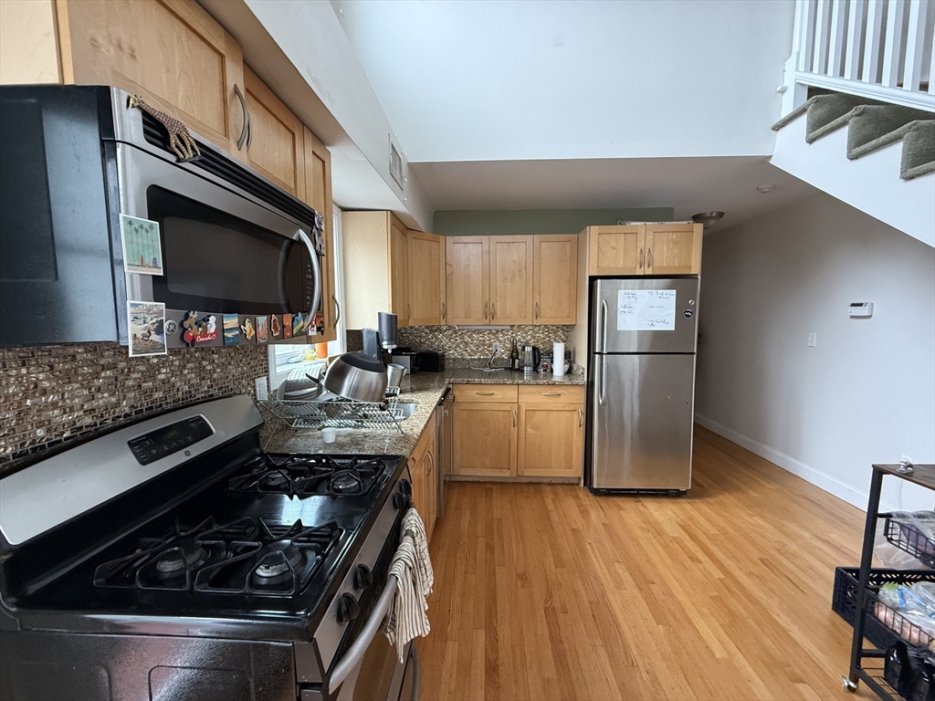 11 Everett Ave, East Somerville