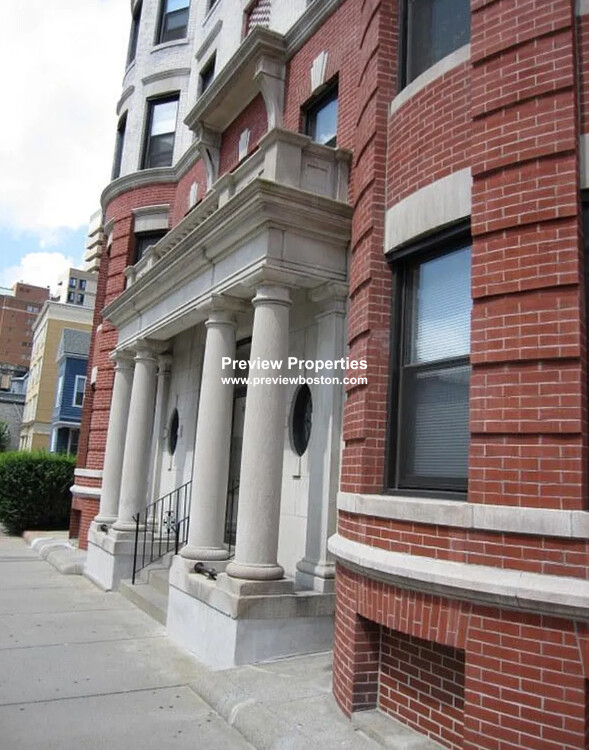 881 Massachusetts Ave, Mid Cambridge