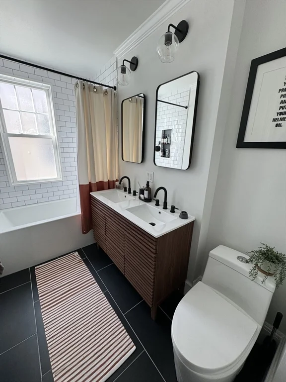 32 Roseclair St, Dorchester