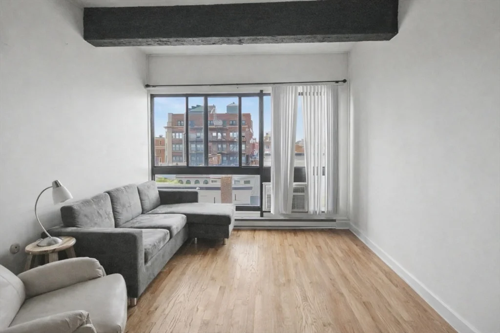 12 Stoneholm St, Fenway
