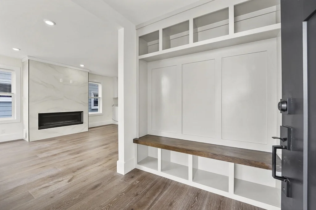 17 Wellington, Winter Hill