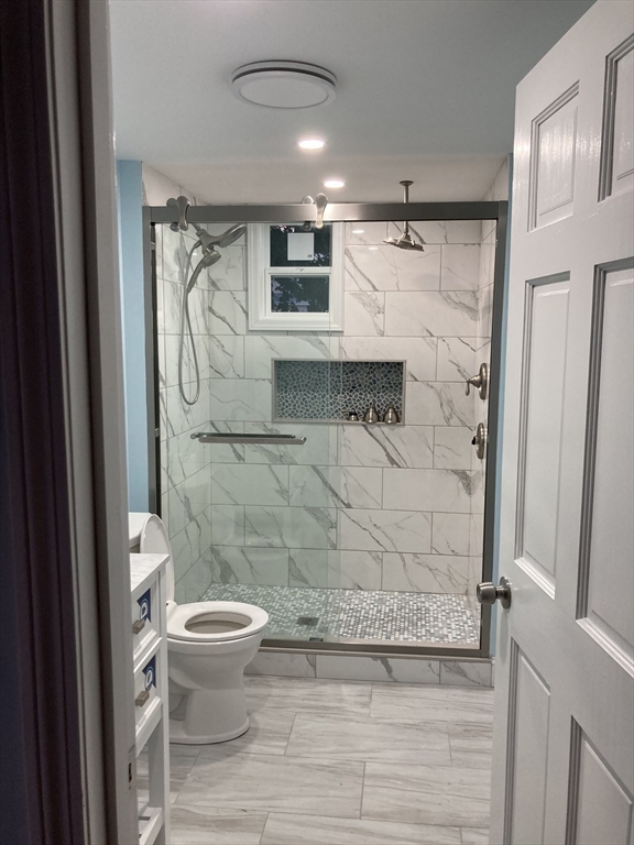 64 Samoset Ave, Hull