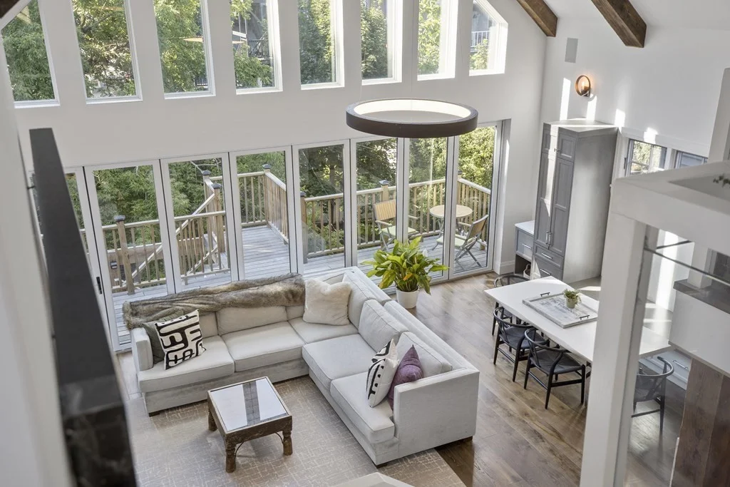 719 E 2nd St, South Boston