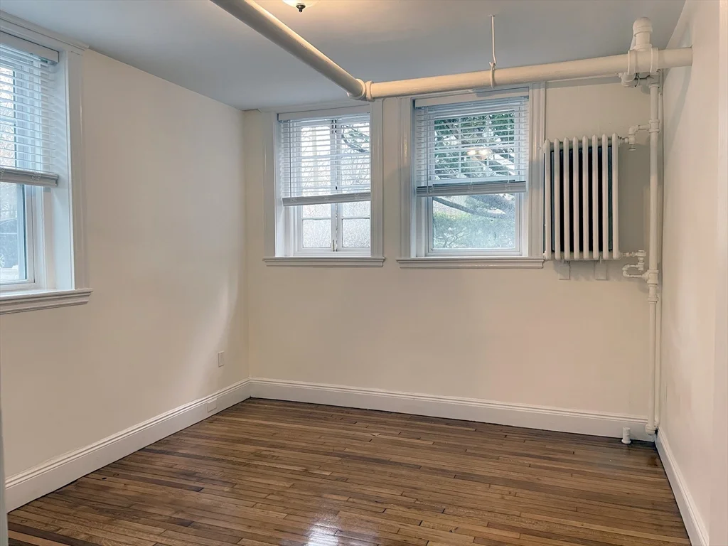 15 Thatcher St, Coolidge Corner