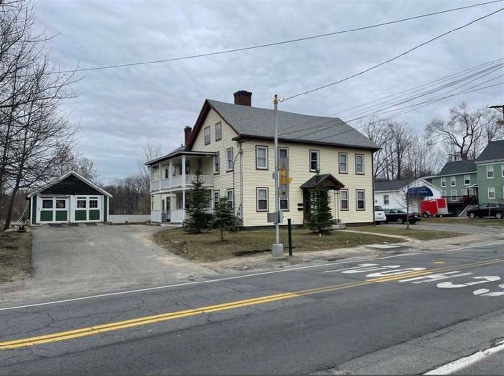 166 Pleasant St, Leominster