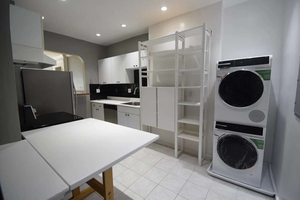 1402 Beacon St, Coolidge Corner
