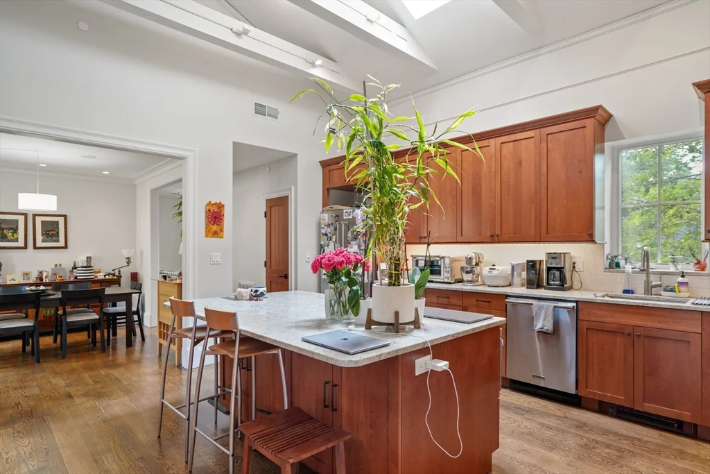 619 Franklin, Riverside
