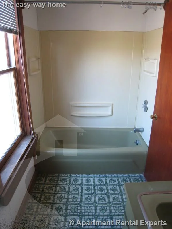 89A College Ave, Tufts