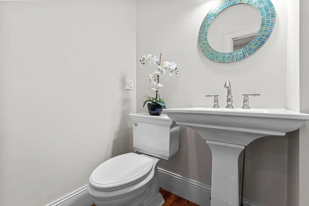 34 Glen Rd, Winchester