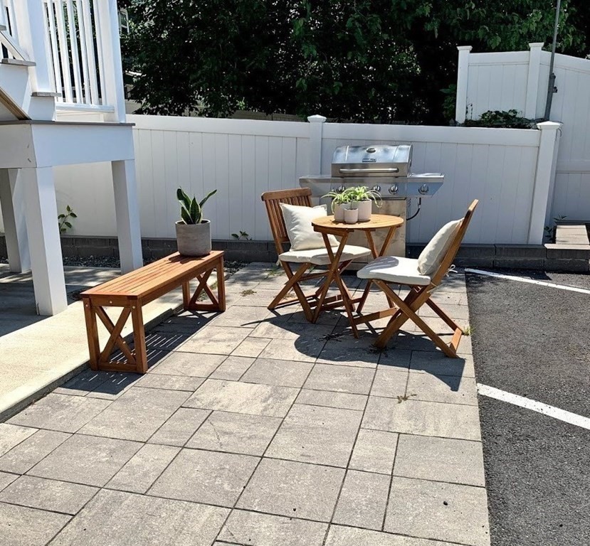 49 Leyden St, East Boston