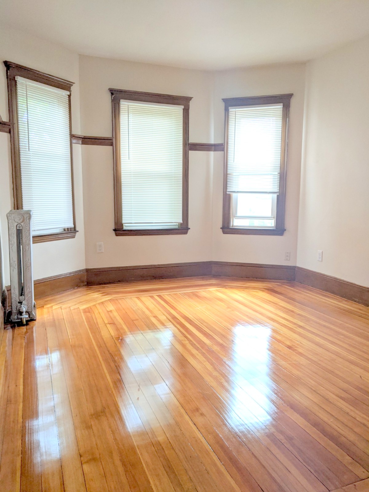 9 Belknap St, West Somerville