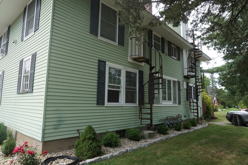 64 Mill St, Pepperell