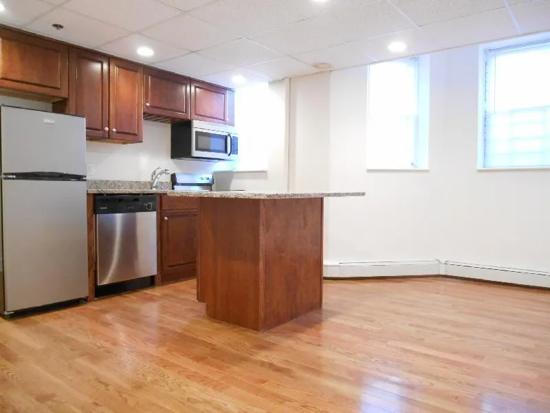 42 Strathmore Rd, Brighton