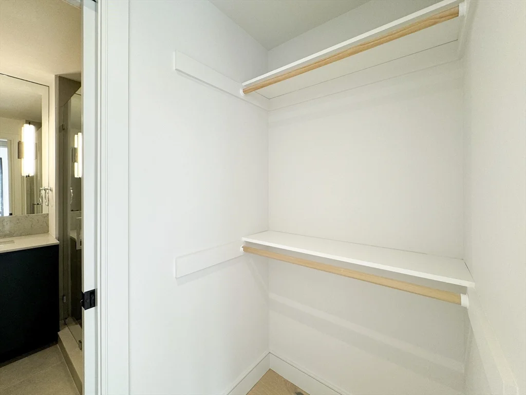 1 Nevins Hill Way, Brighton