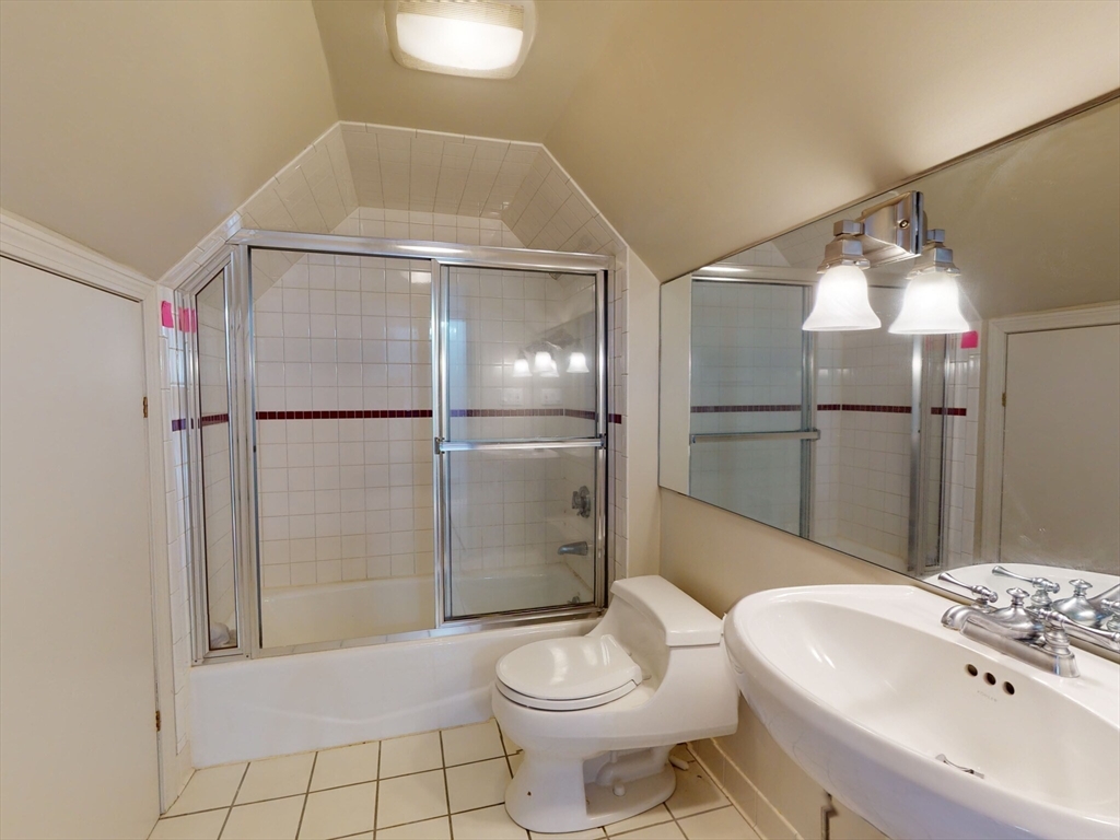 25 Winthrop Rd, Brookline