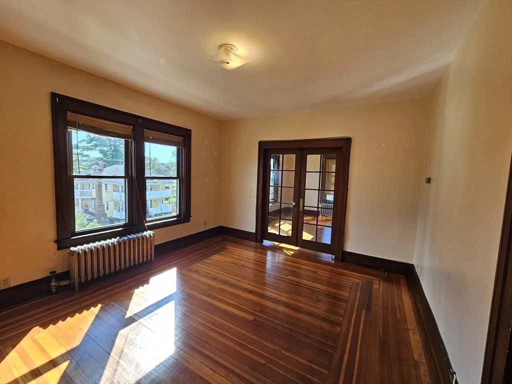 30 Bemis St, Chicopee