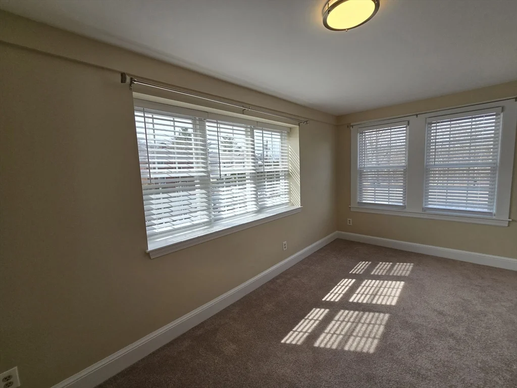 288 Pleasant St, Stoughton