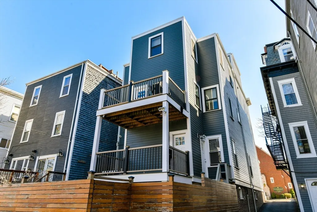 846 East Broadway, South Boston