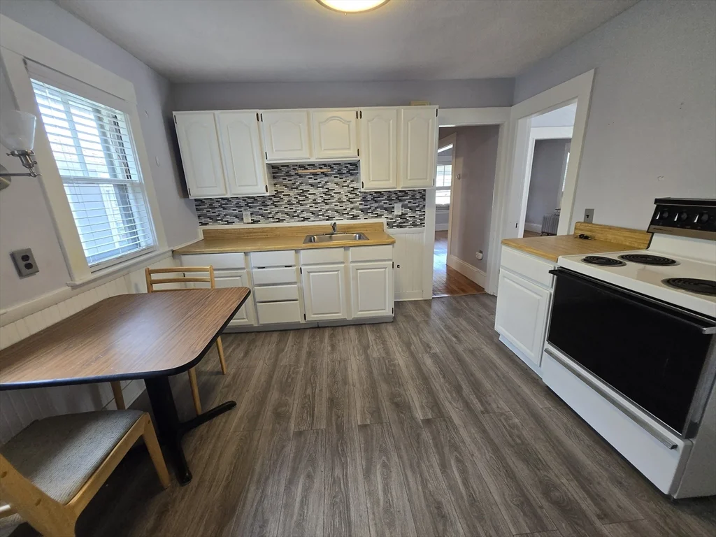 30 Maple Ave, Medford