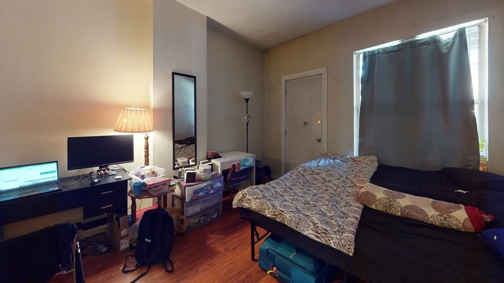 18 South Huntington Ave, Jamaica Plain