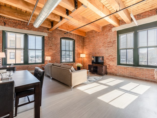 1 bed, 1 bath apartment for rent at 381 Congress St Unit 2, Seaport District — photo 4 of 6