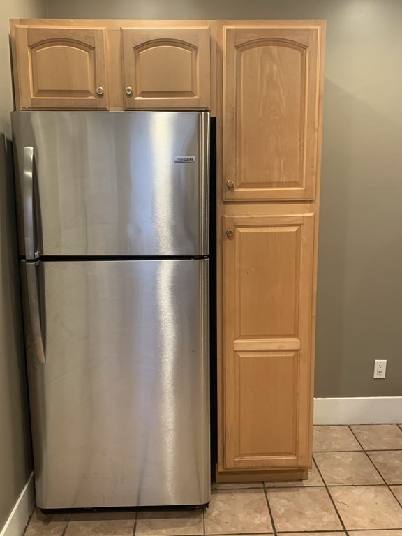 137 Sharon St, Medford