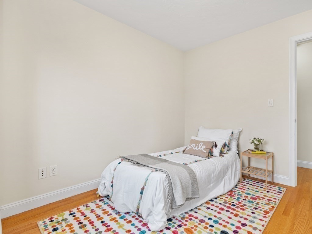 162 Massasoit, Waltham