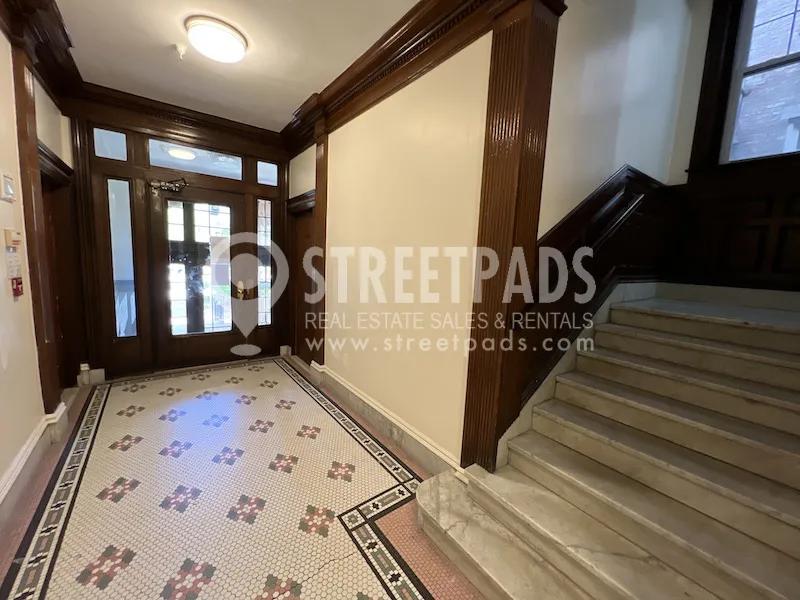 27 Park Dr, Fenway