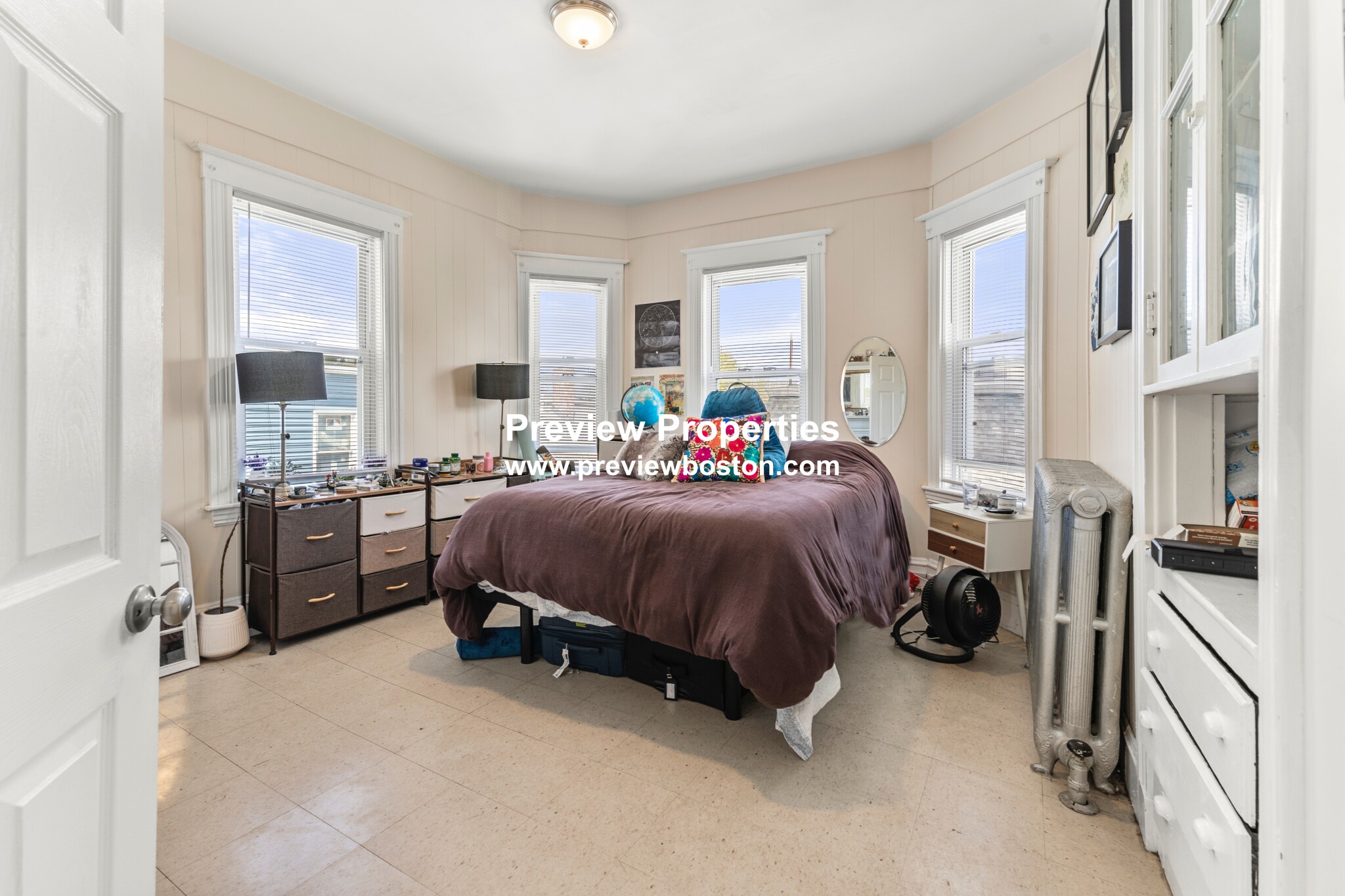 175 River St, Riverside
