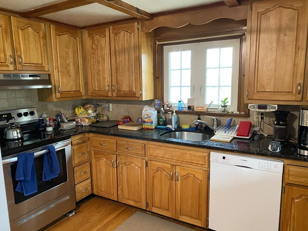 11 Woodbury St, Arlington