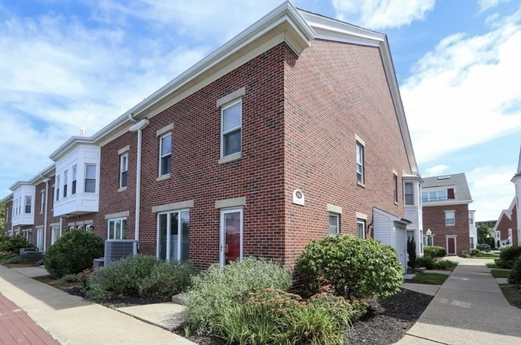 166 Quincy Shore Dr, Quincy