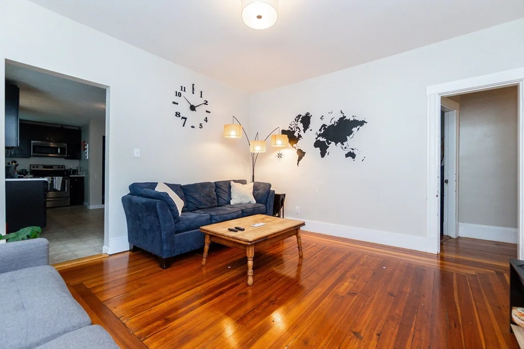 24 Aberdeen Rd, Powder House Square