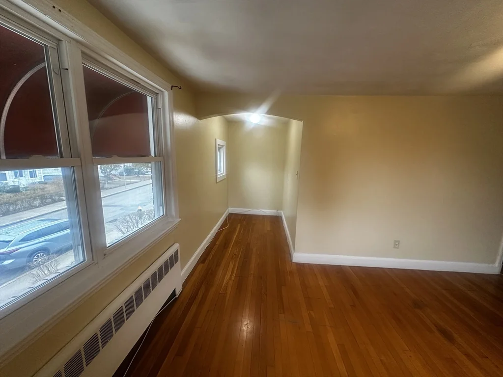 296 Wood Ave, Hyde Park