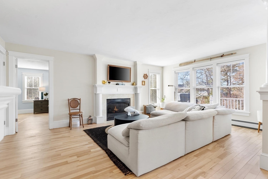 110 Clamshell Cove Rd, Cotuit