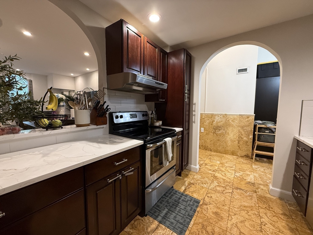 100 Captain's Row, Chelsea