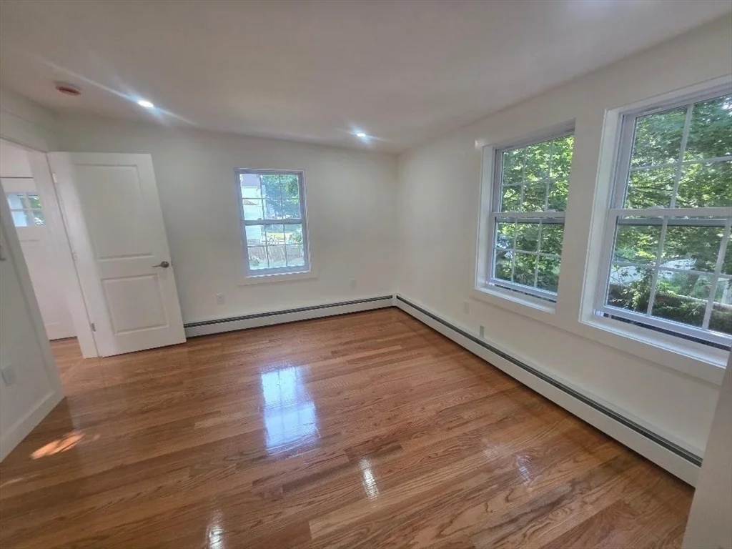 5 N Central Ave, Wollaston