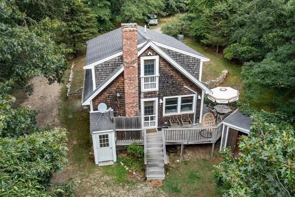 11 Hammett Ln, Chilmark