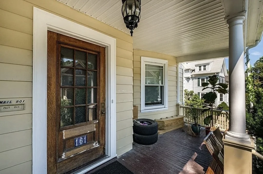 161 Walnut St, Newtonville