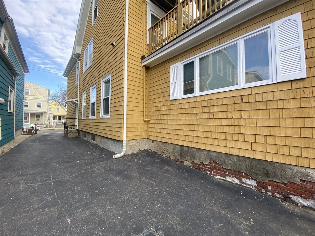 20 Webster Ave, East Somerville