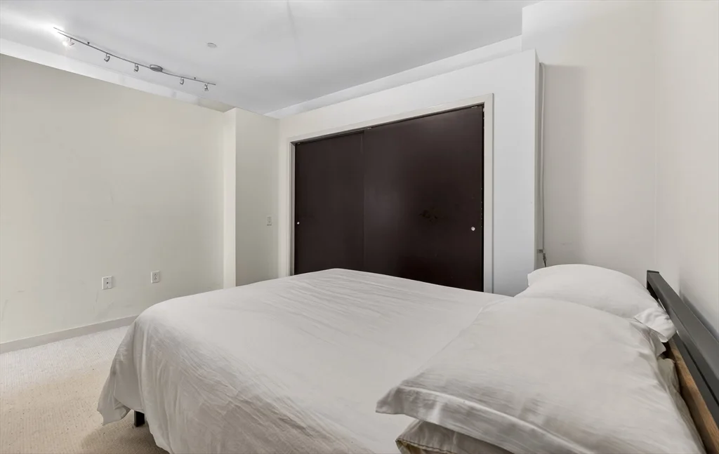 88 Kingston St, Midtown