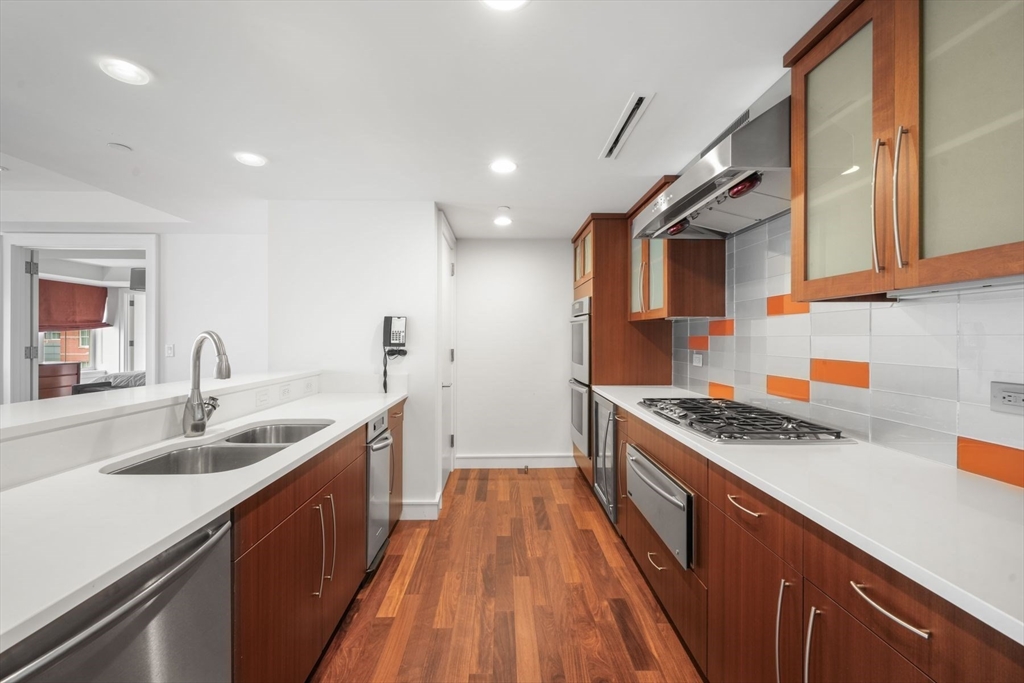 2 Battery Wharf, North End