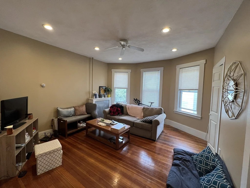 93 Easton St, Allston